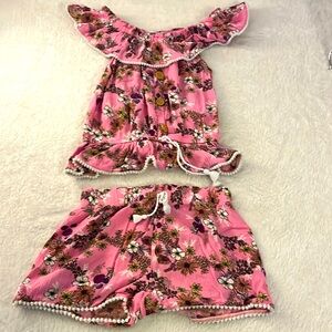 Sunset Sky girls size 10 two piece floral off the shoulder shirt and‎ short set